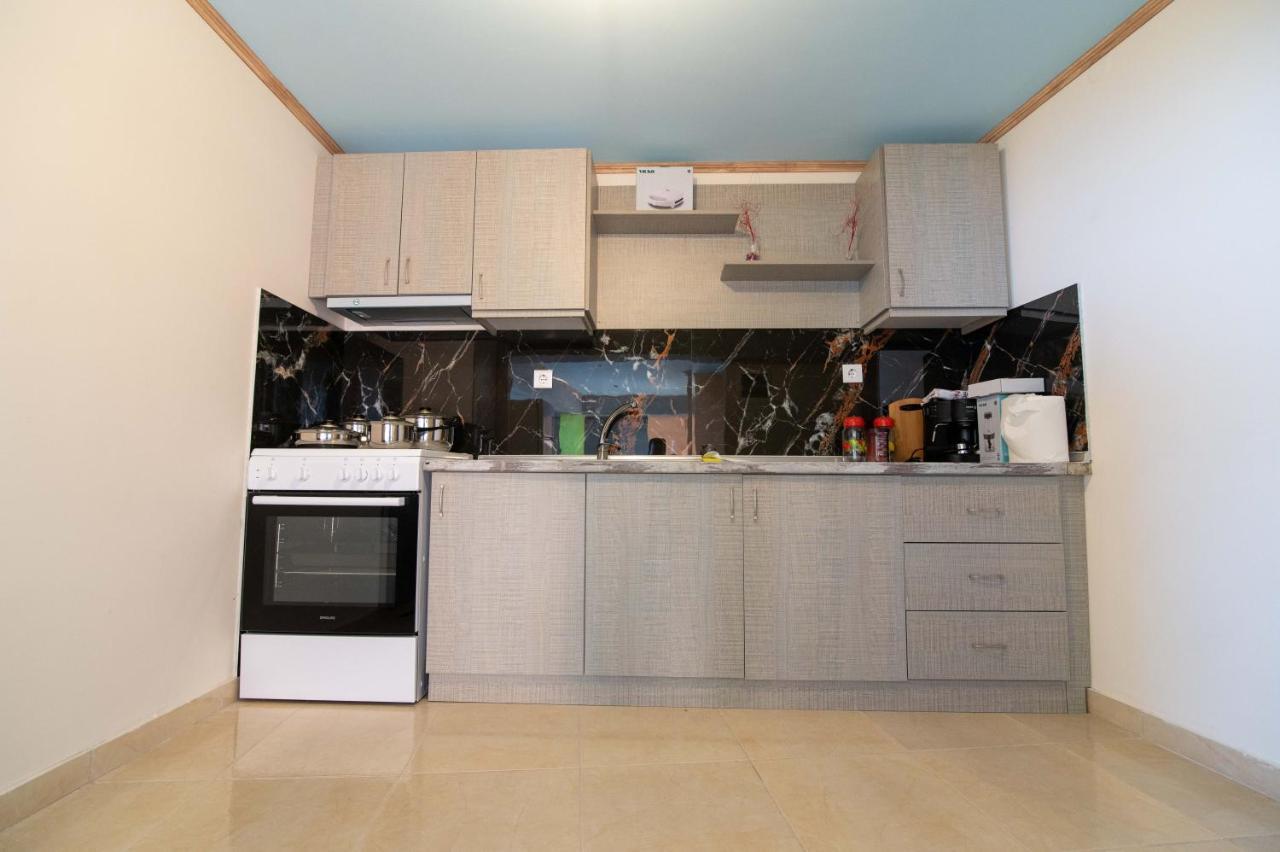 The Happiness Of Vangelis Paralia Vrachou Exterior photo