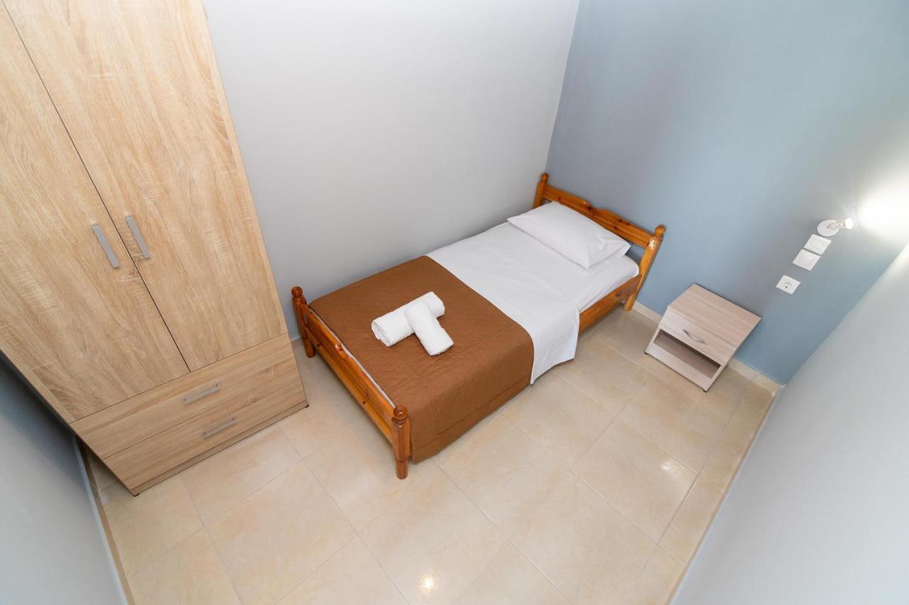 The Happiness Of Vangelis Paralia Vrachou Exterior photo